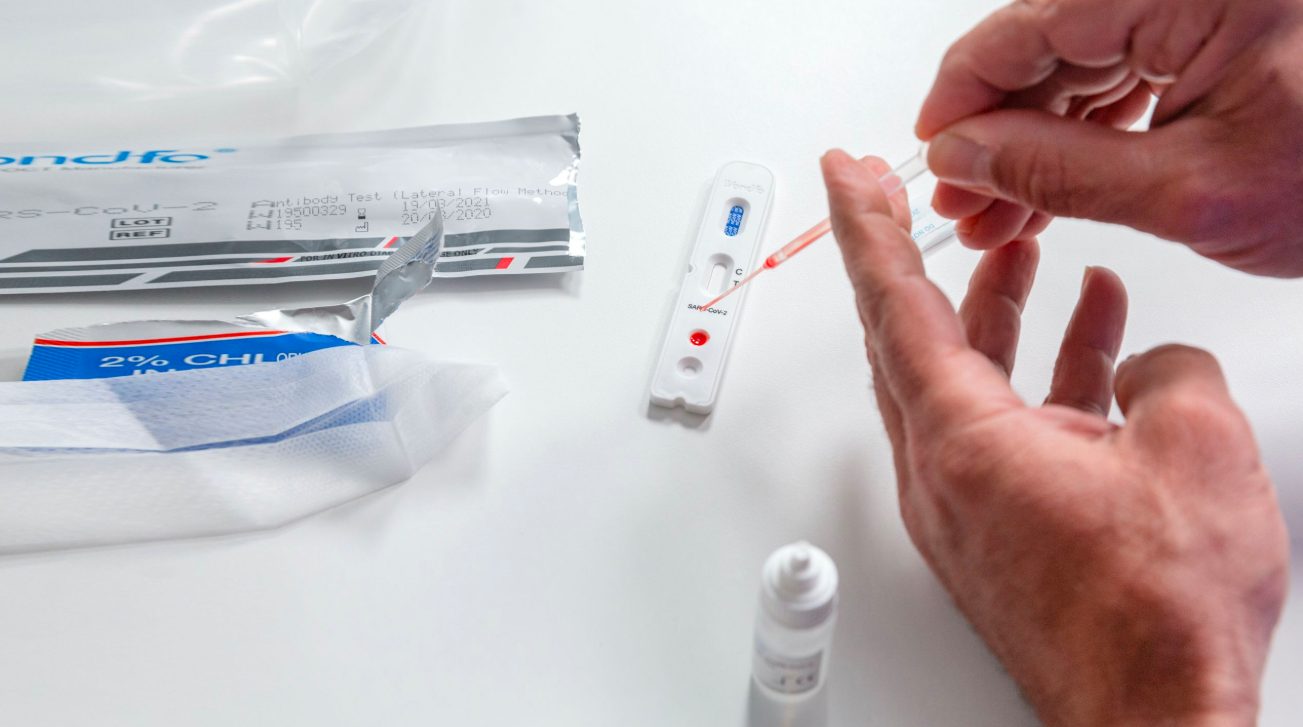 كيفية سحب عينة تحليل منزلي بسهولة